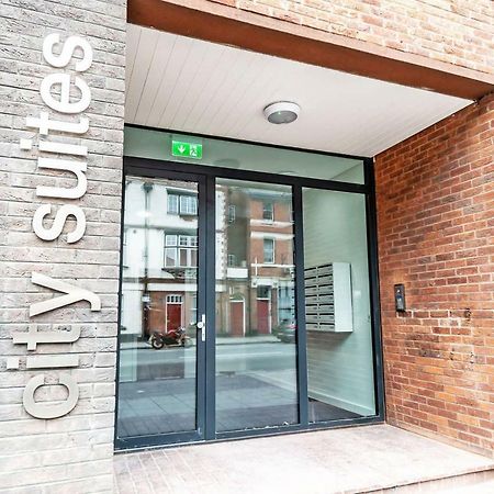 Luxury 1 Bed Apartment In City Centre With Parking チェスター エクステリア 写真