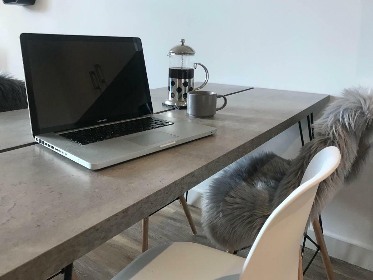 Luxury 1 Bed Apartment In City Centre With Parking チェスター エクステリア 写真