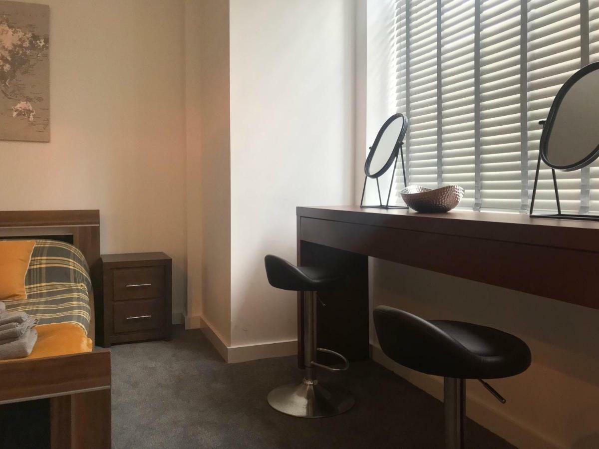 Luxury 1 Bed Apartment In City Centre With Parking チェスター エクステリア 写真