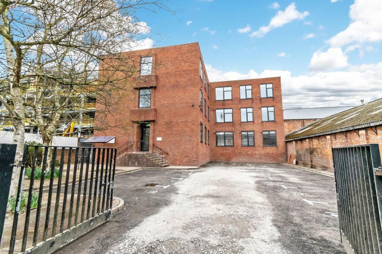 Luxury 1 Bed Apartment In City Centre With Parking チェスター エクステリア 写真