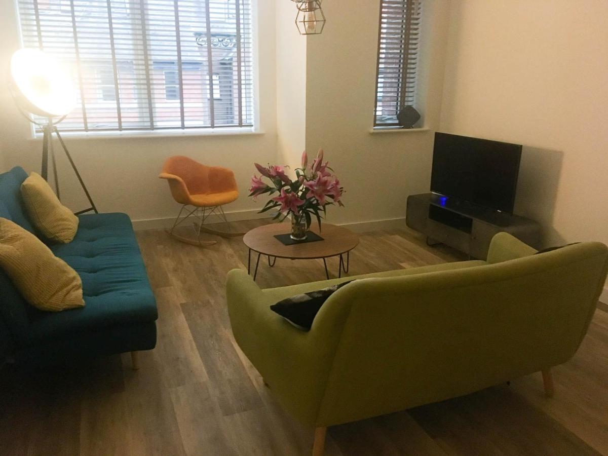 Luxury 1 Bed Apartment In City Centre With Parking チェスター エクステリア 写真