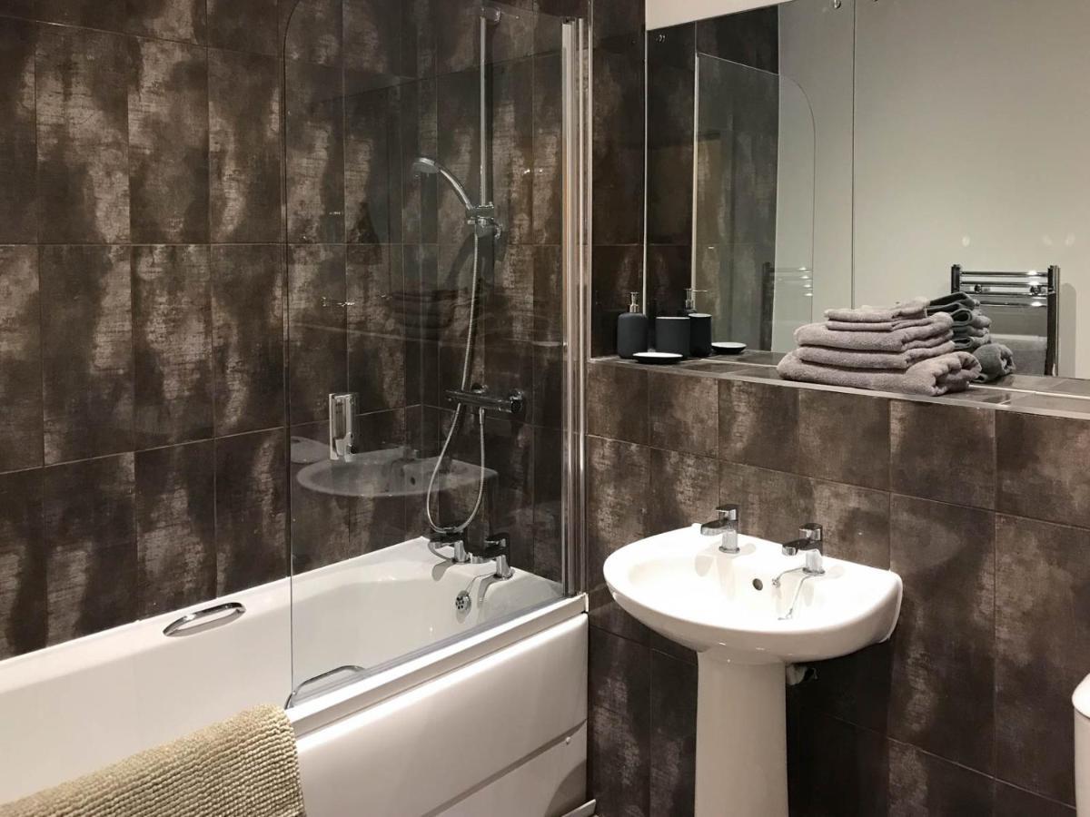 Luxury 1 Bed Apartment In City Centre With Parking チェスター エクステリア 写真